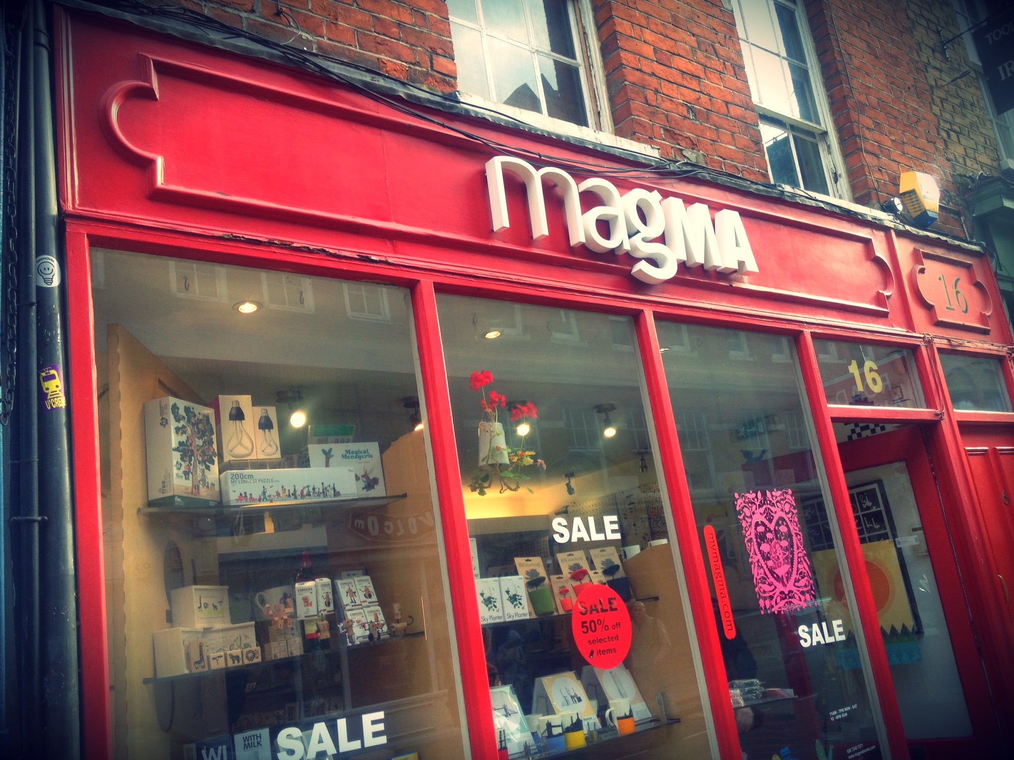 magma_london_red